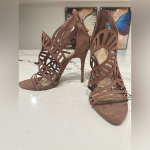 Zara women’s beige / tan suede shoes